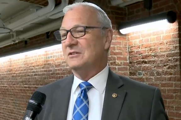 کریمر، سناتور جمهوریخواه: بایدن به جای قدرت و اجبار، با ضعف و سازش با ایران برخورد میکند