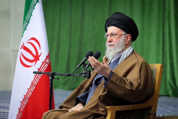 خامنئي: إيران تواجه حربًا دعائية تستهدف إسقاطها