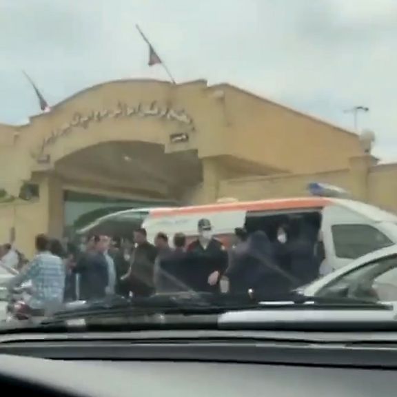 روایت دانشآموزان مسمومشده در کاشان: مدیر در مدرسه حاضر نبود و فقط معاونان ماسک زدند