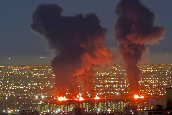 "واي.نت": التهديد باستهداف البنى التحتية والدمار الشامل أرغم إيران على قبول الهدنة المؤقتة