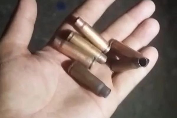حال وش: نیروهای اطلاعات انتظامی چندین سوختبر را در ایرانشهر هدف تیراندازی قرار دادند