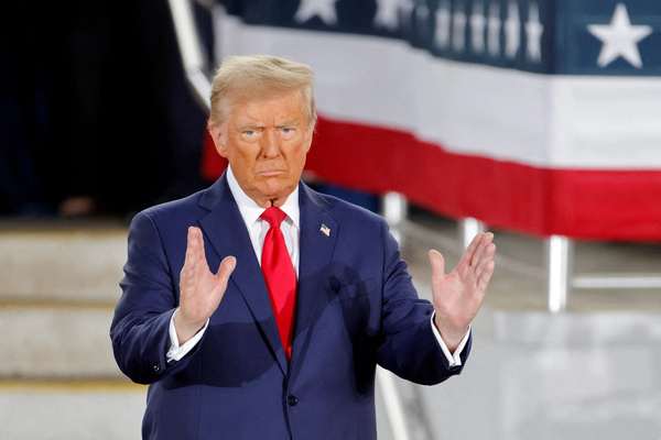 Trump will intensify pressure on Tehran, Iranian pundits say