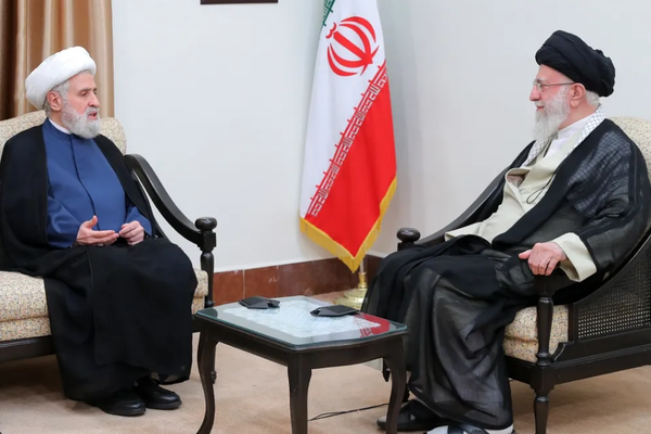 خلاف حول المساعدات المالية؛ قناة «كان»: طهران توافق على دفع مليار دولار لحزب الله