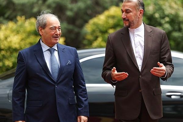 وزير الخارجية السوري يزور طهران.. وإيران تقترب من تدشين علاقة مصرفية مع دمشق