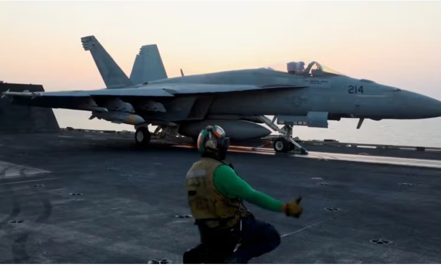 سي إن إن: قبيل المحادثات مع طهران.. الولايات المتحدة تعزّز حضورها العسكري في المنطقة