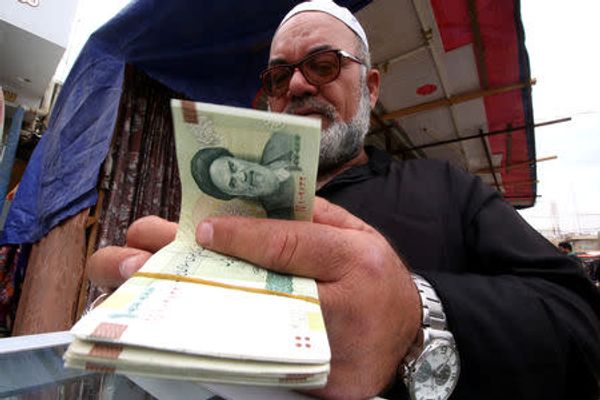 Iran's rial hits new low after minister acknowledges slide