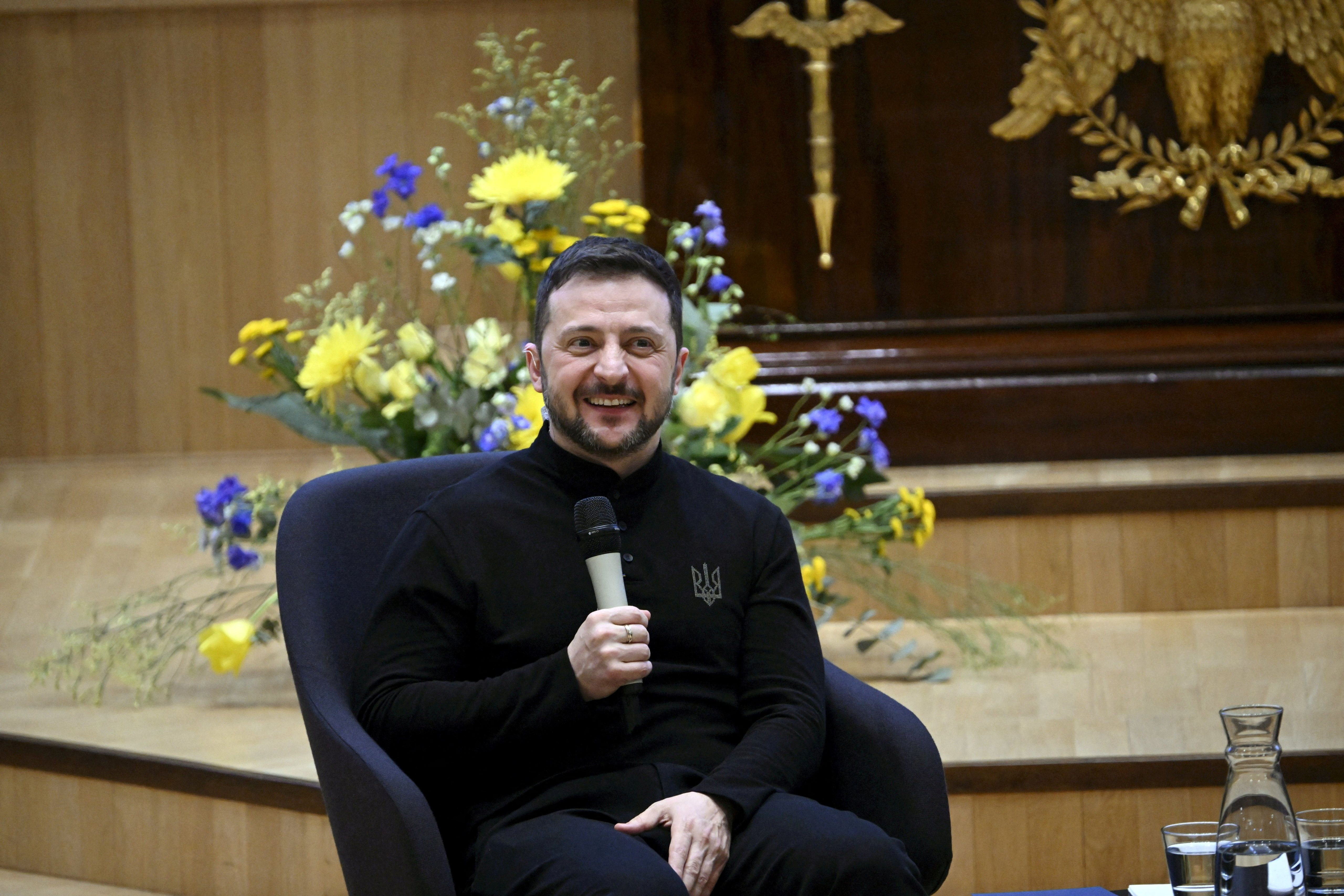 زلنسکی: پوتین تا وقتی در کورسک روسیه حضور نظامی داریم، خواهان آتش‌بس نیست 