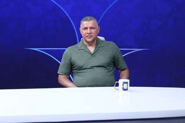 علی دایی: با فغانی در ایران آنطور که شایسته بود رفتار نکردیم، او سزاوار قضاوت فینال جام جهانی است