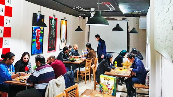 دادستانی مشهد «کافههای بازی» را تعطیل کرد و خواستار تفکیک جنسیتی شد