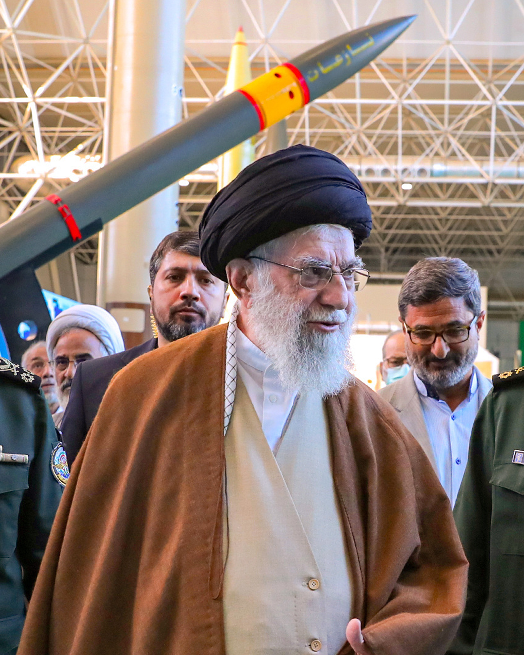 هآرتس: إيران قد تلجأ إلى مهاجمة أهداف في الشرق الأوسط لاحتواء الاحتجاجات