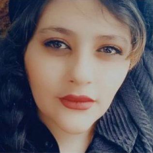 خانواده مهسا امینی: پیکر مهسا را بدون بررسی دقیق پزشکی قانون به سقز منتقل میکنند