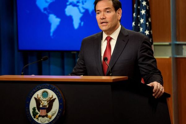 وزیر خارجه آمریکا: ایالات متحده از مردم شجاع ایران حمایت میکند