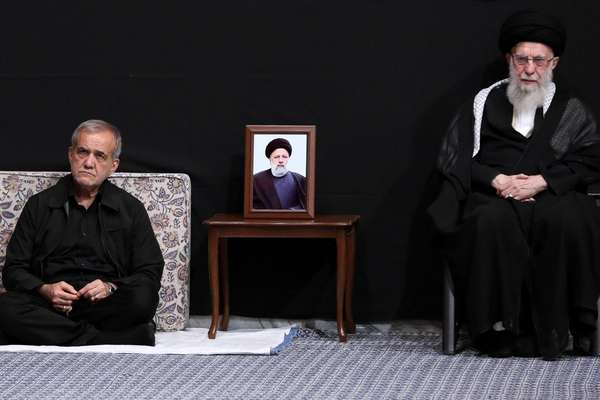 Supporters try to glorify Iran’s president-elect Pezeshkian