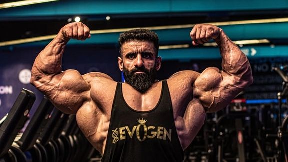 هادی چوپان پیش از مسترالمپیا: رقبایم باید خواب قهرمانی را ببینند، برای مدال نقره تلاش کنند