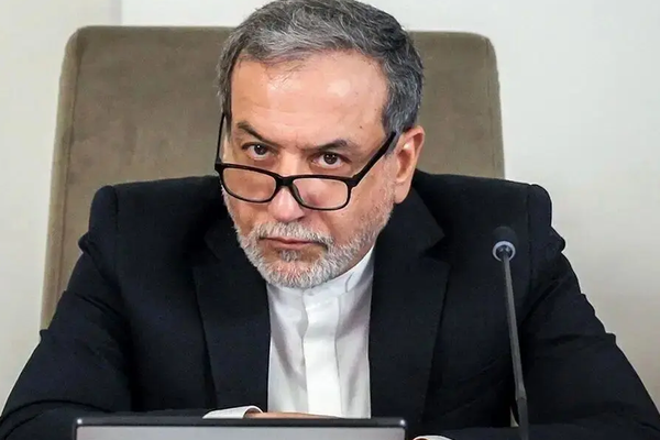 مناقشات إيرانية-أوروبية حول تمديد مهلة تفعيل آلية الزناد