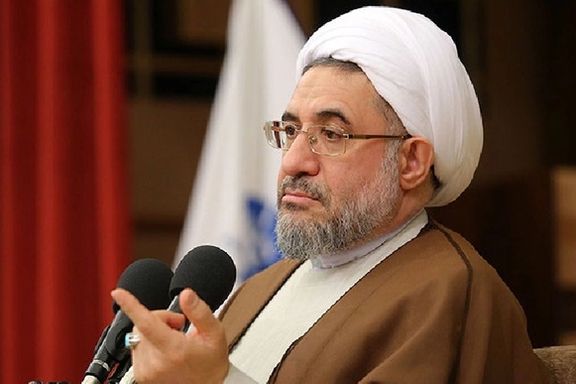 عضو مجمع تشخیص مصلحت نظام: چرا فضای جامعه را با بیحجابی آلوده میکنید؟