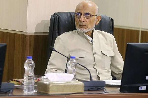 عضو مجمع تشخیص مصلحت نظام: ایران کشور فقیری نیست که به بنبست رسیده باشد