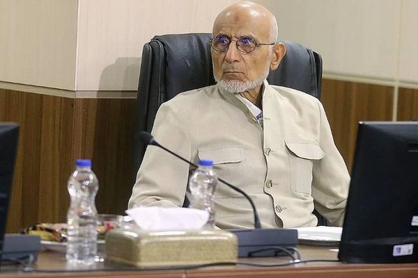 عضو مجمع تشخیص مصلحت نظام: ایران کشور فقیری نیست که به بنبست رسیده باشد