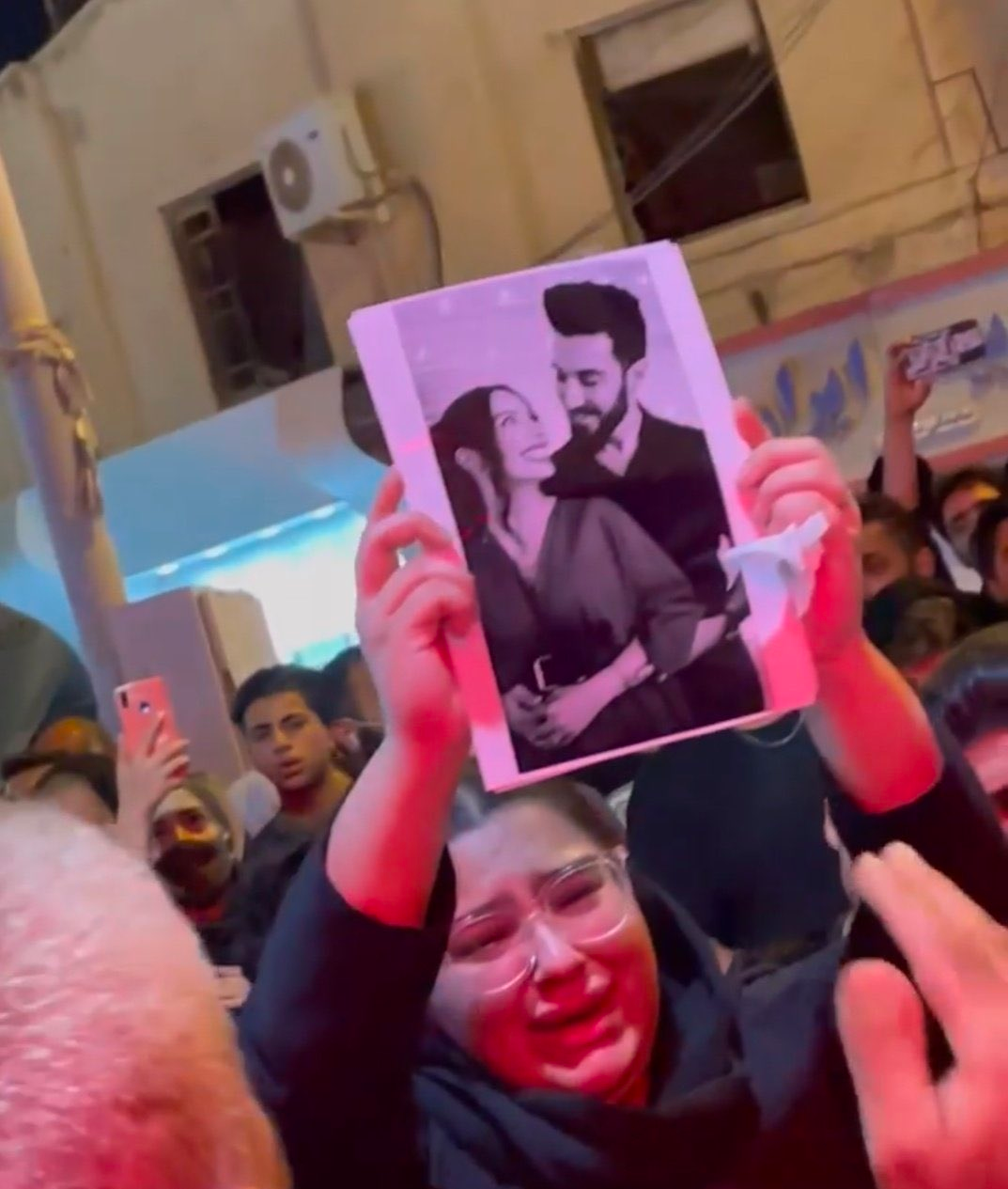 تجمع شبانه مردم آبادان با شعارهایی علیه حکومت و پیمانکار متروپل