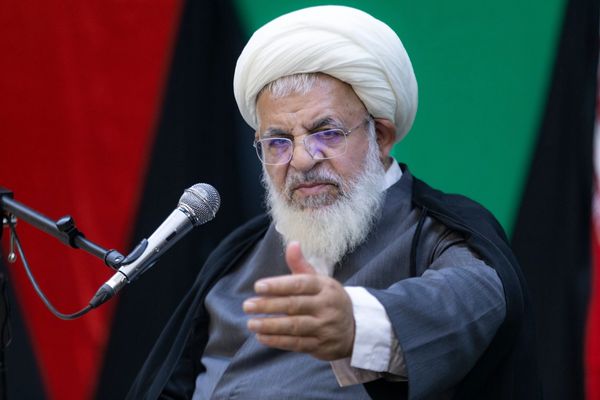 نماینده خامنهای در یزد: نگرانی از آینده، مردم آمریکا را آزار میدهد
