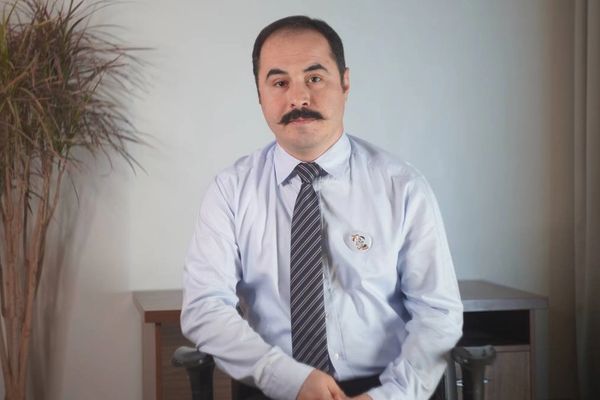 السجين السياسي الإيراني حسين رونقي يحوّل إضرابه عن الطعام من "رطب" إلى "جاف"