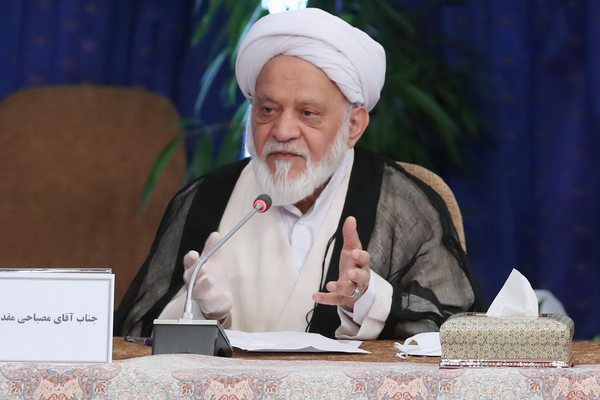 عضو مجلس تشخيص مصلحة النظام: تجاهل الشؤون الدينية في سوق طهران أثار استياء المتدينين