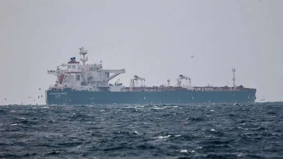 Marshall Islands-flagged oil tanker Advantage Sweet, which, according to Refinitiv ship tracking data, is a Suezmax crude tanker which had been chartered by oil major Chevron and had last docked in Kuwait, sails at Marmara sea near Istanbul, Turkey January 10, 2023.