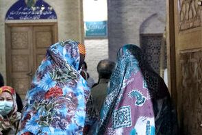 شهرداری یزد: برای ترویج حجاب در اماکن مذهبی چادر نانو تولید کردهایم