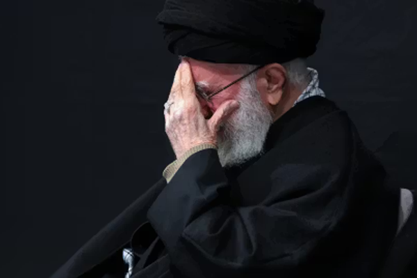 إسرائيل تنشر صورة خامنئي ونصر الله في ذكرى تفجير المركز اليهودي بالأرجنتين