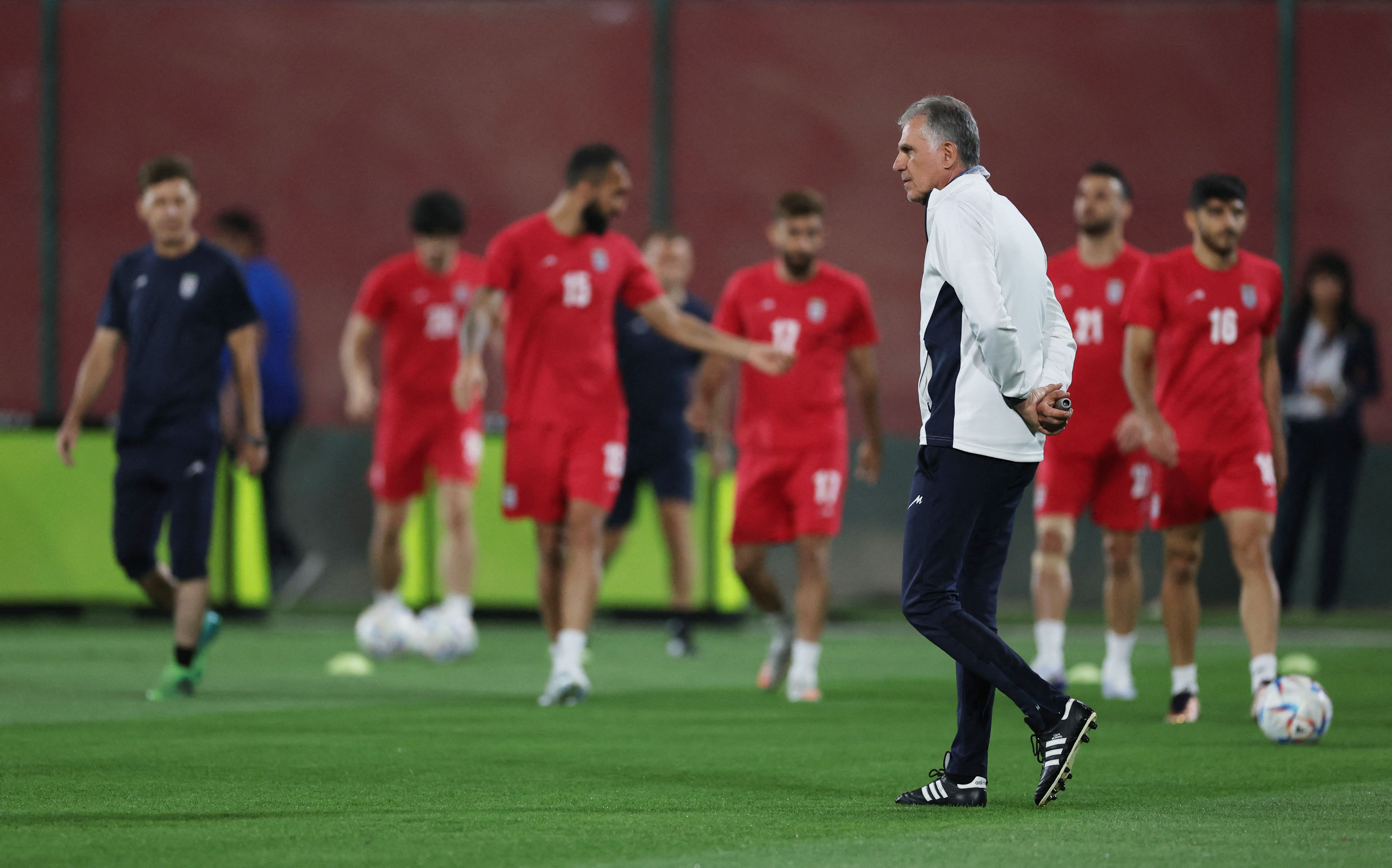 سی‌ان‌ان به نقل از منبع آگاه: سپاه خانواده بازیکنان تیم‌ ملی را به زندان و شکنجه تهدید کرد