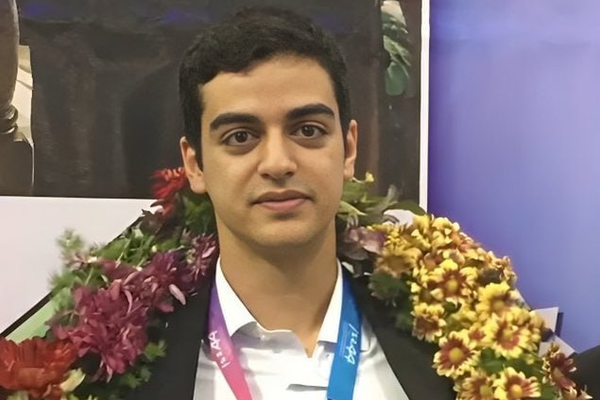 شقيقة الطالب الإيراني المسجون علي يونسي: لم نتلق أي أخبار عن أخي منذ 21 يومًا