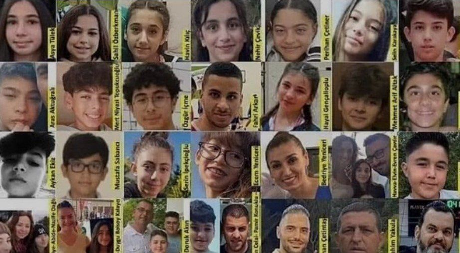 دانش‌آموزان والیبالیست و معلمان مدرسه‌ای در قبرس شمالی