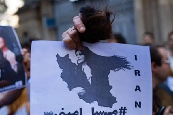 عشية ذكرى مقتل مهسا أميني.. ردود فعل أميركية وعالمية دعما للمحتجين في إيران