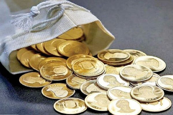 الدولار يتجاوز 137 ألف تومان.. أسعار الذهب والعملات تواصل ارتفاعاتها القياسية في إيران