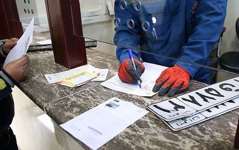 دولت در لایحه سال ۱۴۰۴، با جدا کردن تعرفه شماره‌گذاری پلاک و فک پلاک خودروها و موتورسیکلت‌های داخلی و وارداتی، عواید خود از این بخش را تا ۶۵۰ درصد افزایش داده است. 