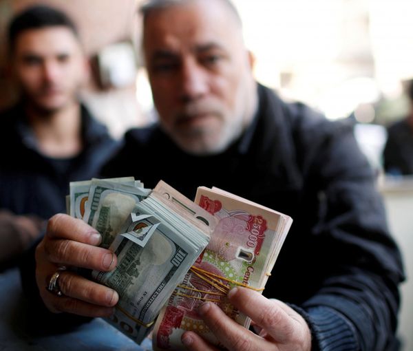 بغداد تعلن خطة سداد ديونها لإيران وتتوقع تعاونا في الطاقة.. وطهران تواجه عجزا في الكهرباء