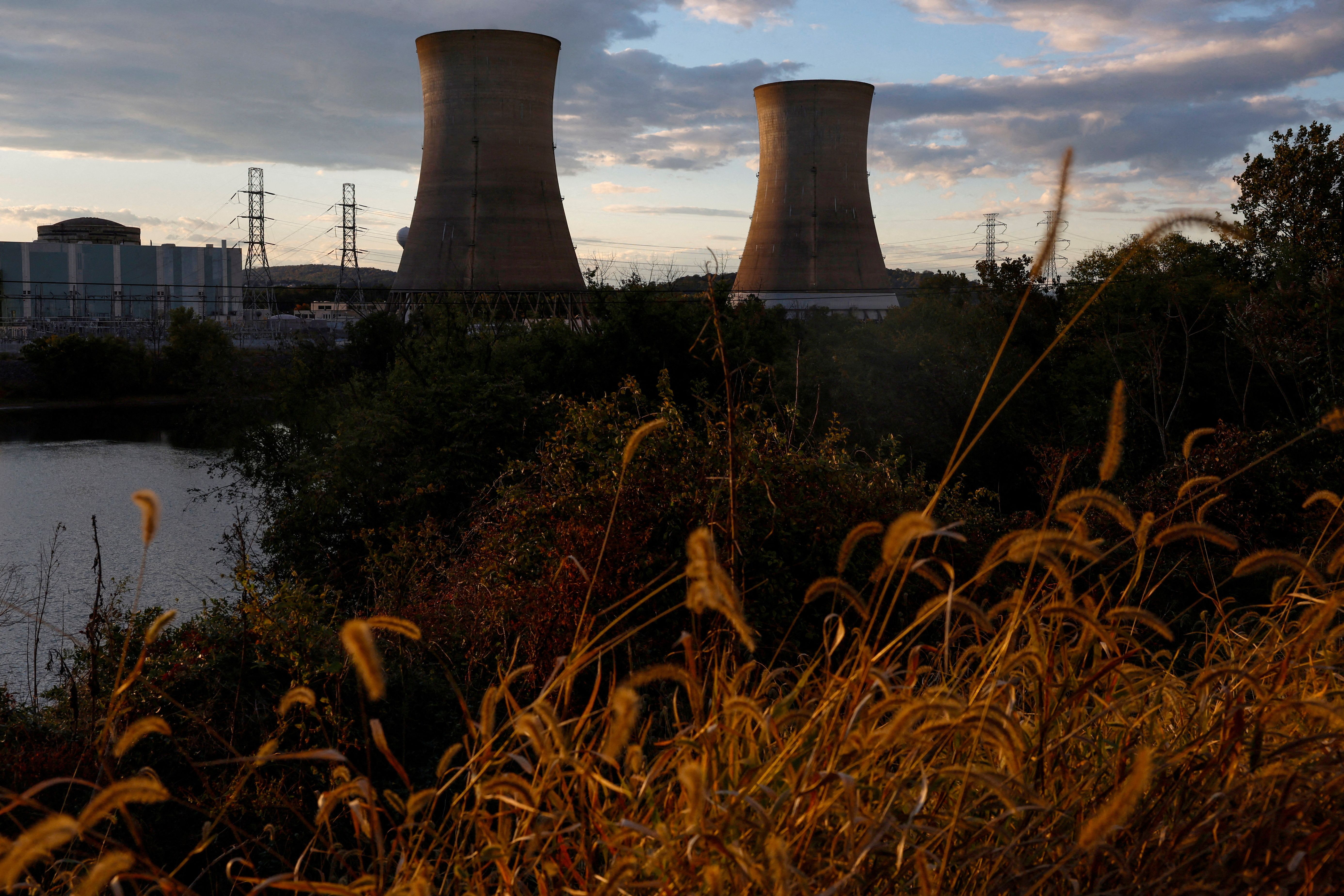 ترامپ فرمان تسریع در روند صدور مجوز نیروگاه‌های هسته‌ای در آمریکا را صادر کرد