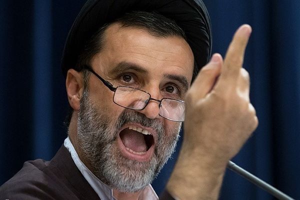 صدا و سیما خواستار پیگرد قضایی نبویان بهدلیل خواندن نامههای بهکلی سری مجتبی خامنهای شد
