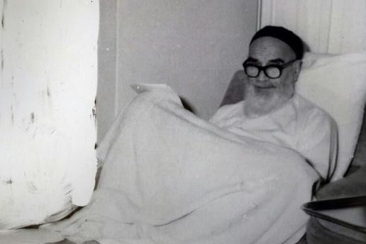 مقام دانشگاه تهران: خمینی جامعه را به بلوغ فکری رساند