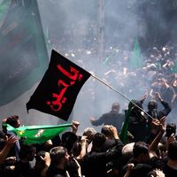 Rival visions of Iran take to the streets during Ashura