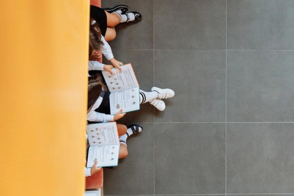 راهکارهایی برای گفتوگو با فرزندان درباره مسائل جنسی، پورنوگرافی و مفهوم رضایت