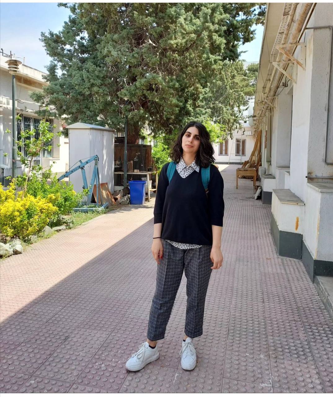 سپیده رشنو به دلیل نداشتن حجاب اجباری، برای دو ترم از تحصیل در دانشگاه منع شد