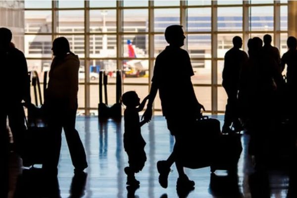 الهند تعلّق التأشيرات السياحية لمواطنيها المتجهين إلى إيران بعد تقارير عن احتيال واختطاف