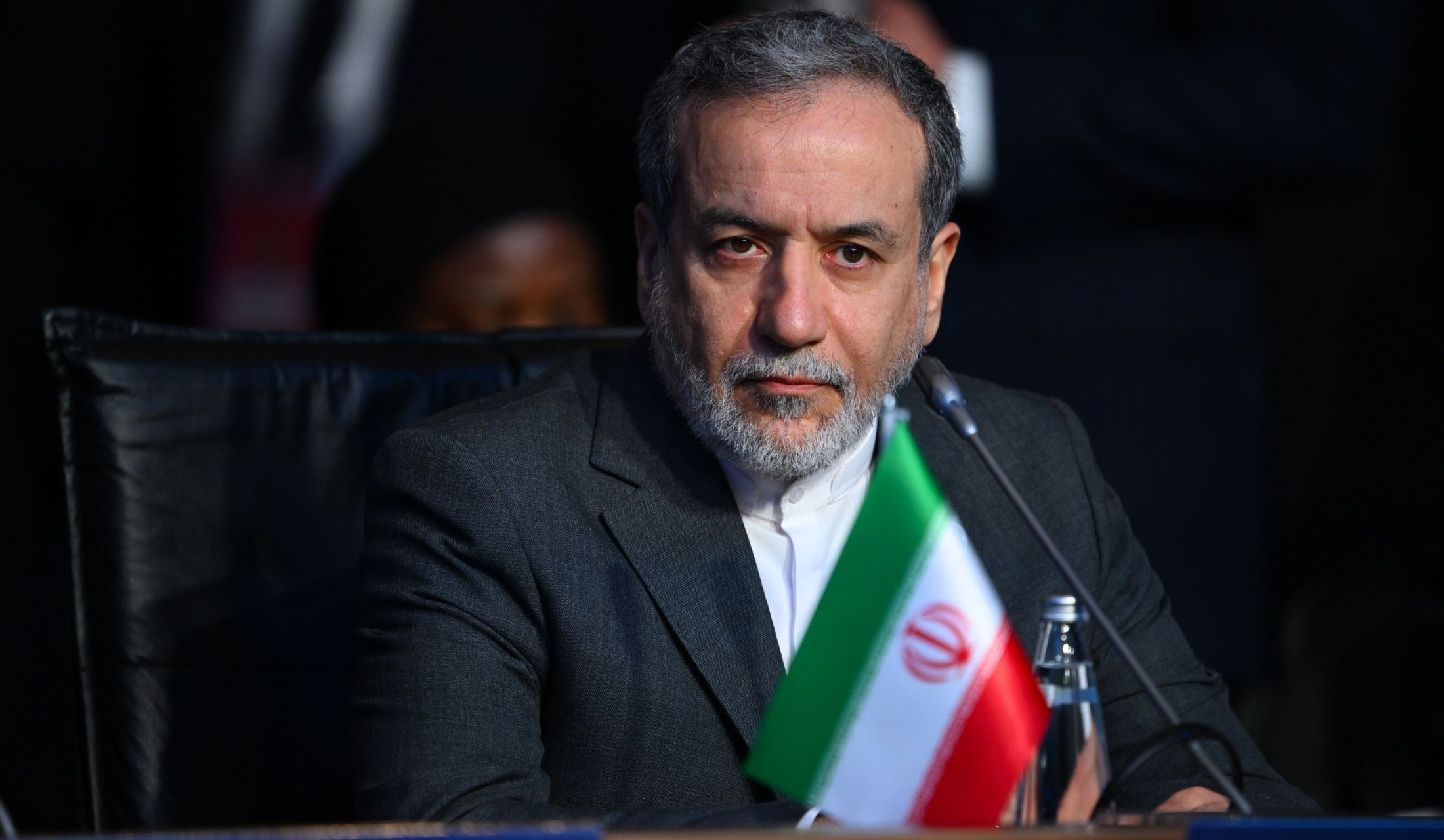 وزير الخارجية الإيراني يطالب أوروبا بإحباط التحركات المناهضة للدبلوماسية