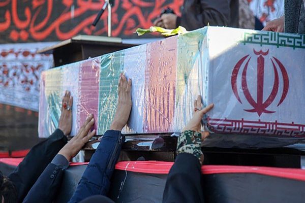 ظل الحرب والسقوط يخيم على النظام في طهران