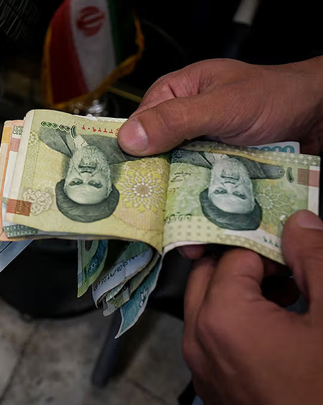 برلماني إيراني: الموافقة على حذف 4 أصفار من العُملة الوطنية