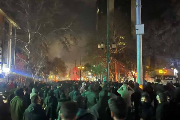 شانزدهمین روز انقلاب ملی ایرانیان چگونه گذشت؟