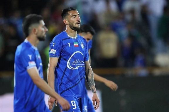 پس از آرمین سهرابیان؛ محمدرضا آزادی هم از حضور در تمرینات استقلال منع شد