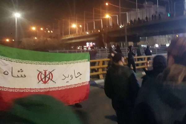 روایت شاهد عینی در خبرگزاری فرانسه از کشتار جمهوری اسلامی: مردم از پشت گلوله میخوردند