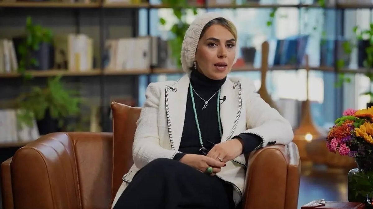 پخش سریالی به کارگردانی تینا پاکروان به‌دلیل نامشخص بودن «وضعیت صیانت» او متوقف شد